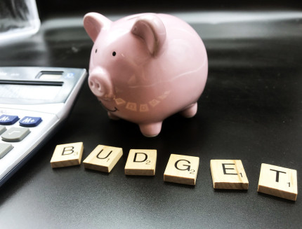 Living Well on Less: Mastering the Art of Budgeting